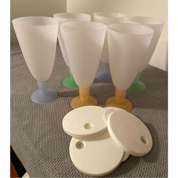 Tupperware Parfait Dessert Milkshake Tea Tall Cups 6 Total Pastel Colors 5 Tops - Picture 6 of 6